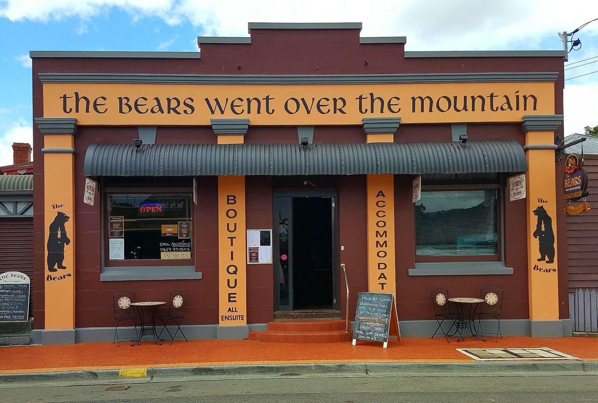 The Bears Went Over The Mountain Geeveston Exterior photo
